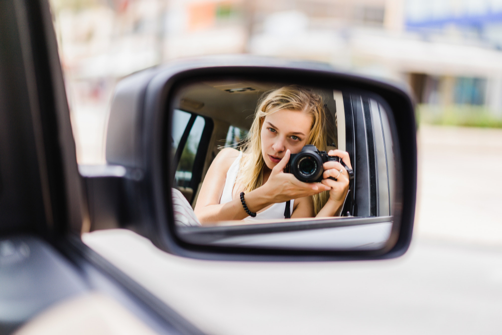 Как сделать фото в зеркале машины